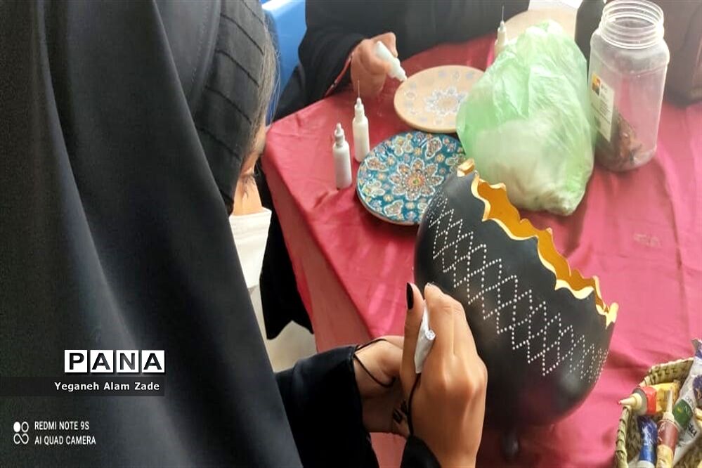 نمایشگاه جشنواره بانوی نخبه سیستانی و بلوچستانی در زاهدان