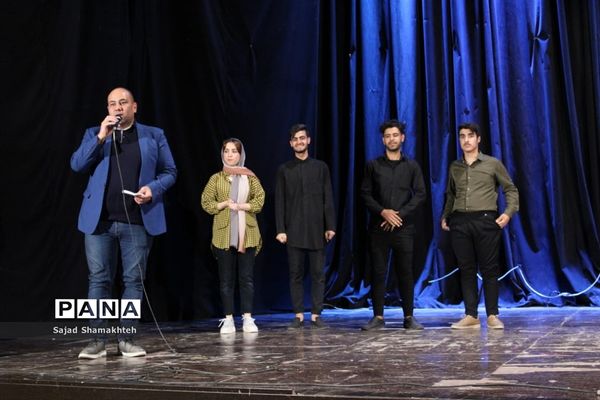 اجرای نمایش شاد و موزیکال پینوکیو  در اهواز