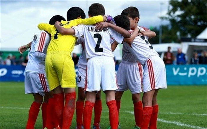 حسن اشجاری: باشگاه‌های بزرگ ما توجهی به مدارس فوتبال ندارند