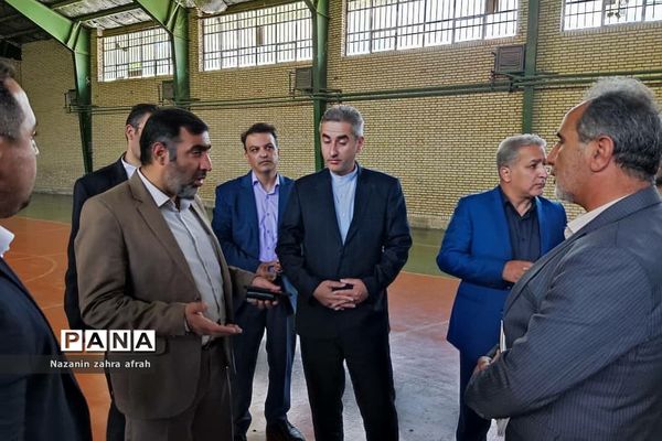 بازدید مدیرکل ورزش و‌ جوانان استان تهران از اماکن ورزشی رودهن