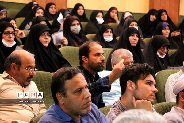 برگزاری دوره تربیت معلم راوی در مدرسه معصومیه قم