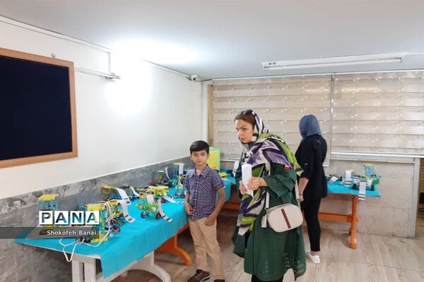 برپایی نمایشگاه دستاوردهای دانش‌آموزی منطقه یک