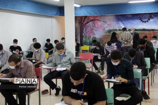 بازدید سرزده رئیس مرکز سنجش و پایش کیفیت آموزشی وزارت آموزش و پرورش از حوزه‌های امتحانات نهایی منطقه ۱۳