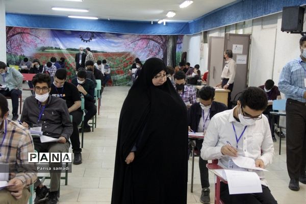 بازدید سرزده رئیس مرکز سنجش و پایش کیفیت آموزشی وزارت آموزش و پرورش از حوزه‌های امتحانات نهایی منطقه ۱۳