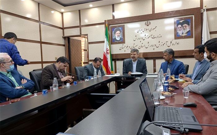 تربیت از طریق مواجه مستقیم و مستمر دانش‌آموزان با مربیان میسر می‌شود