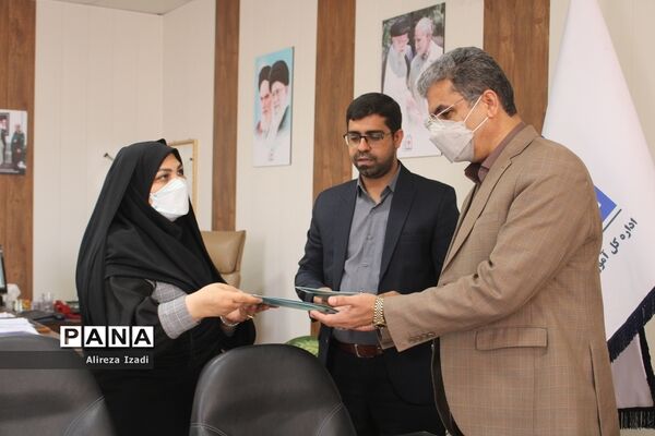 جلسه تقدیر از داوران و فعالان اجلاس استانی نماز