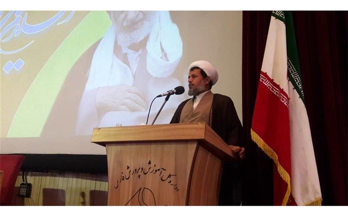 نقش کلیدی آموزش و پرورش و ائمه جمعه در مقابله با نبرد فرهنگی دشمن