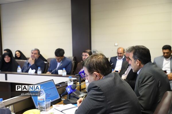 نشست شورای آموزش و پرورش با حضور استاندار کرمانشاه