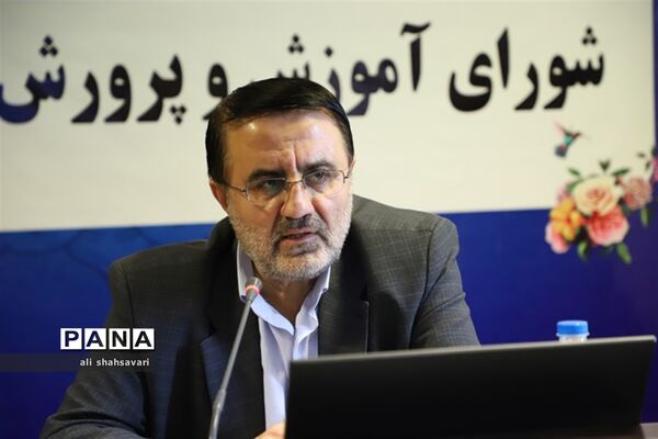 نشست شورای آموزش و پرورش با حضور استاندار کرمانشاه
