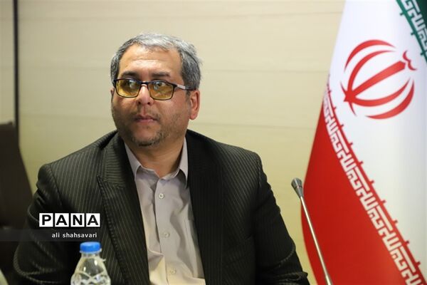 نشست شورای آموزش و پرورش با حضور استاندار کرمانشاه