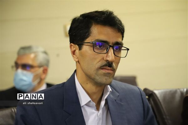 نشست شورای آموزش و پرورش با حضور استاندار کرمانشاه