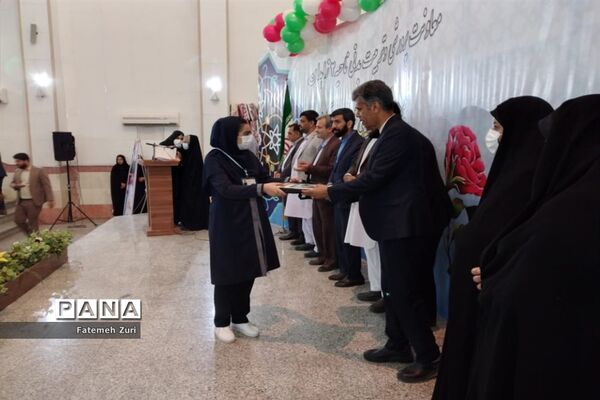 تجلیل از برگزیدگان مرحله استانی هشتمین دوره جشنواره نوجوان خوارزمی در سیستان و بلوچستان