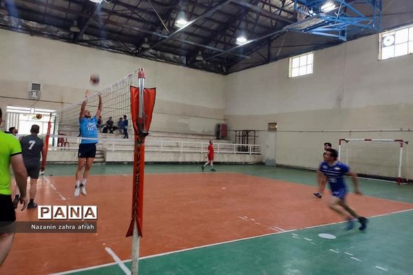 برگزاری مسابقات والیبال فرهنگیان در رودهن