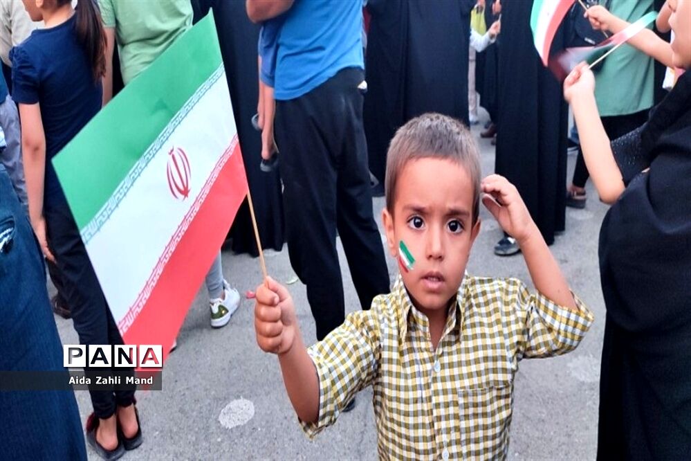 اجرای سرود سلام فرمانده در شهرستان رباط‌کریم