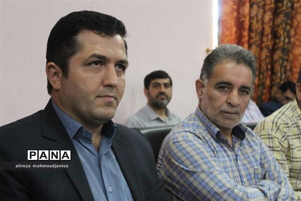 نشست مدیران مدارس شهرستان گلوگاه