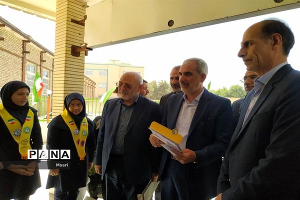 بهره‌برداری از مدرسه خیرساز با حضور وزیر آموزش و پرورش در شاهین‌شهر