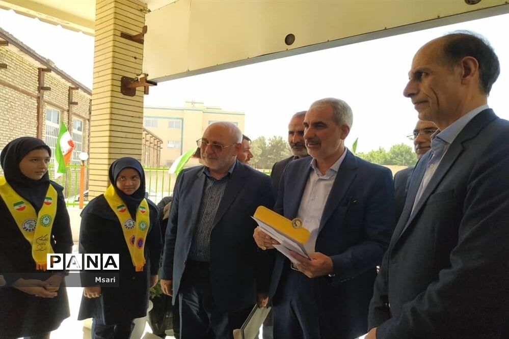 بهره‌برداری از مدرسه خیرساز با حضور وزیر آموزش و پرورش در شاهین‌شهر
