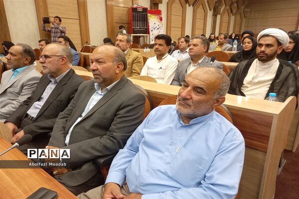 نشست استاندار خراسان رضوی  با فعالان فرهنگی و انقلابی، کاشمر