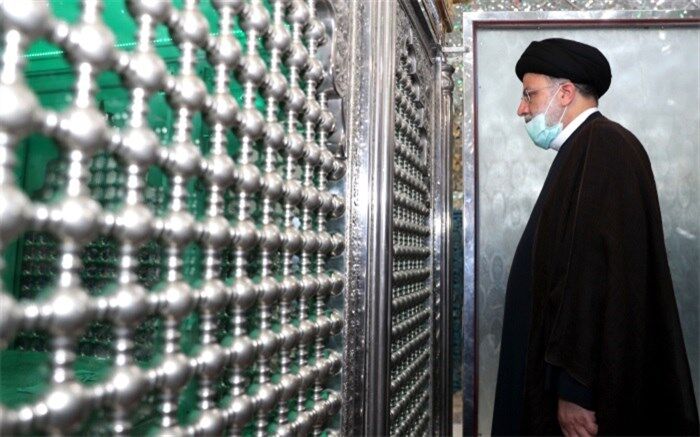آیت‌الله رئیسی حرم مطهر امامزاده موسی بن جعفر(ع) را زیارت کرد