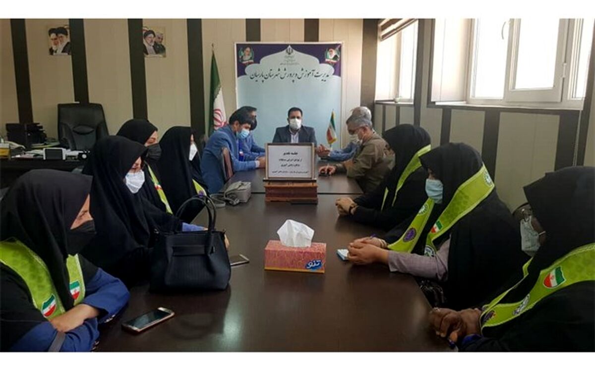 تقدیر از عوامل اجرایی مسابقات مناظره دانش آموزی