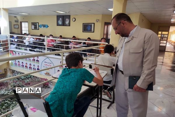 بازدید مدیرکل آموزش و پرورش قم از حوزه‌های امتحان ورودی تیزهوشان