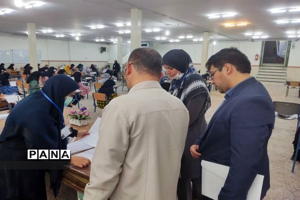 بازدید مدیرکل آموزش و پرورش قم از حوزه‌های امتحان ورودی تیزهوشان