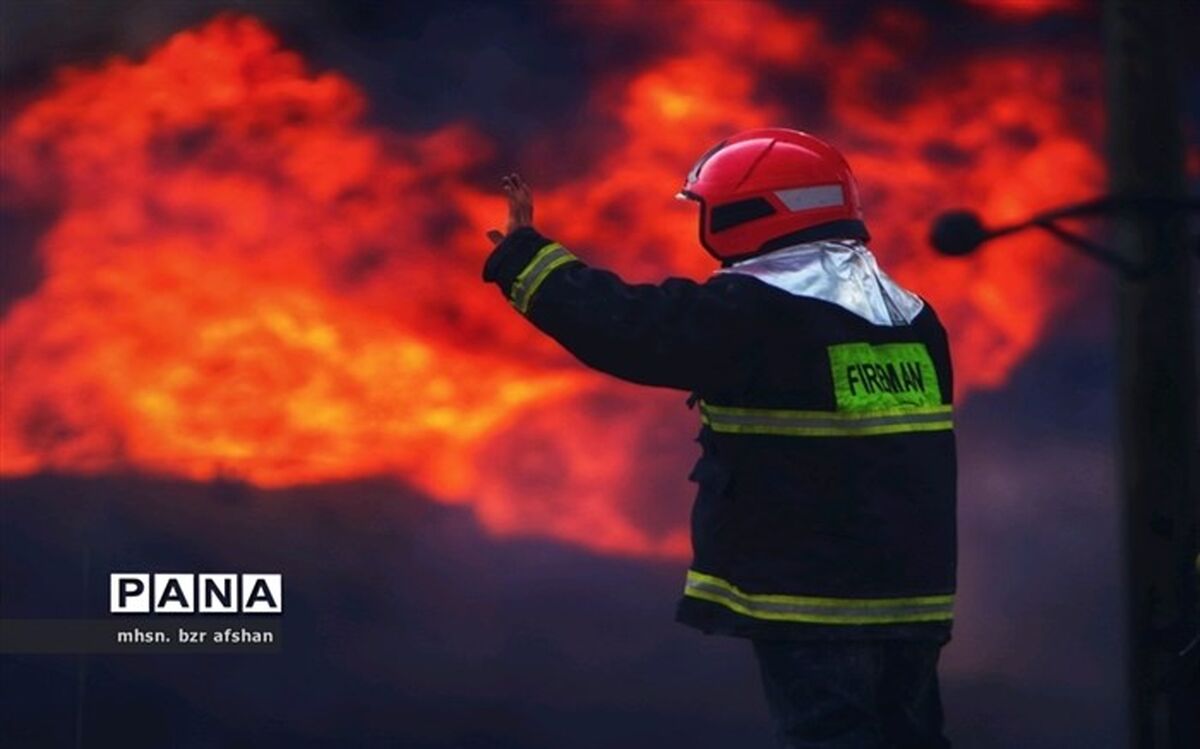 انبار ضایعاتی مجتمع پتروشیمی اروند آتش گرفت