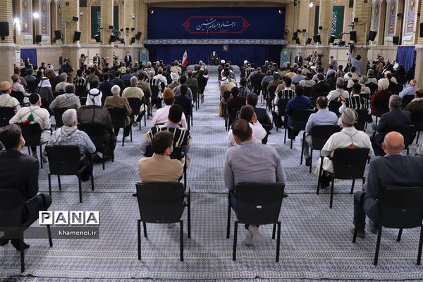 دیدار دست‌اندرکاران کنگره ملی شهدای عشایر با مقام معظم رهبری