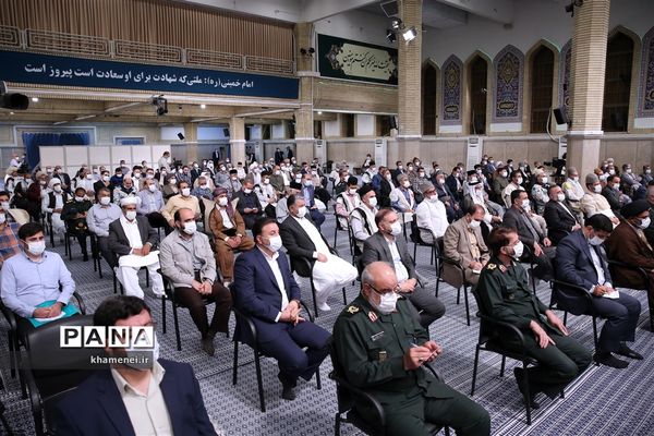 دیدار دست‌اندرکاران کنگره ملی شهدای عشایر با مقام معظم رهبری