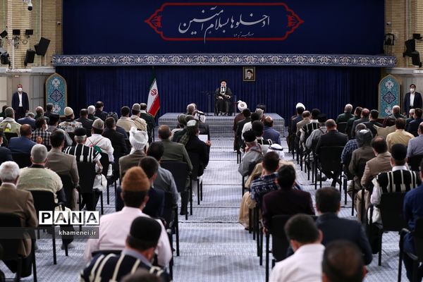 دیدار دست‌اندرکاران کنگره ملی شهدای عشایر با مقام معظم رهبری