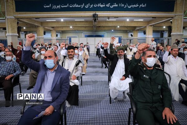 دیدار دست‌اندرکاران کنگره ملی شهدای عشایر با مقام معظم رهبری