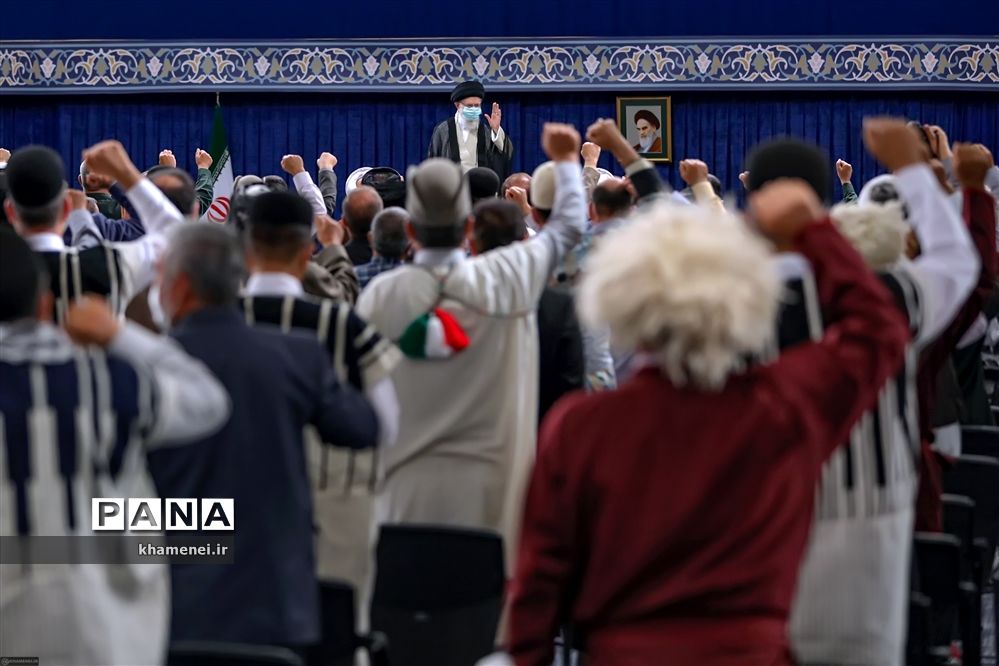 دیدار دست‌اندرکاران کنگره ملی شهدای عشایر با مقام معظم رهبری