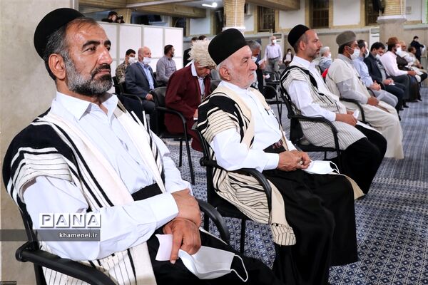 دیدار دست‌اندرکاران کنگره ملی شهدای عشایر با مقام معظم رهبری