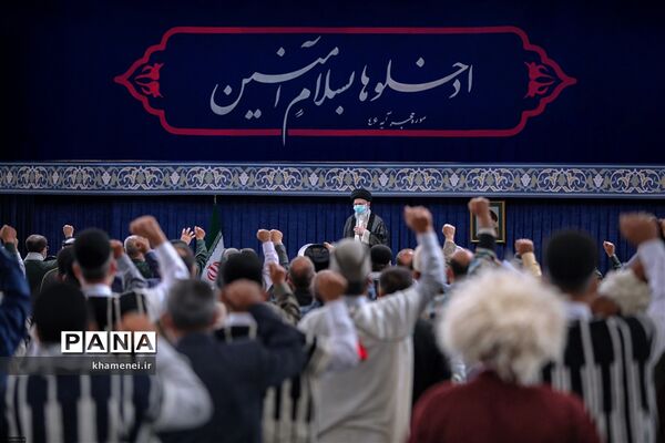 دیدار دست‌اندرکاران کنگره ملی شهدای عشایر با مقام معظم رهبری