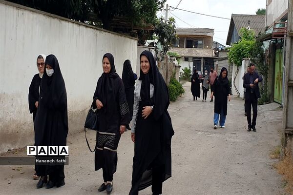 بازدید هنرجویان از گلخانه به‌مناسبت هفته جهاد کشاورزی در محمود‌آباد