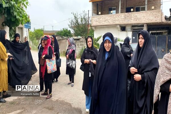 بازدید هنرجویان از گلخانه به‌مناسبت هفته جهاد کشاورزی در محمود‌آباد