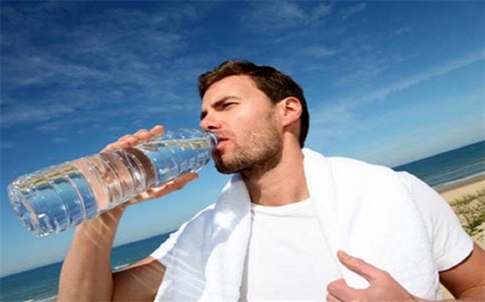 خوردن آب زیاد برای بدن مضر است؟