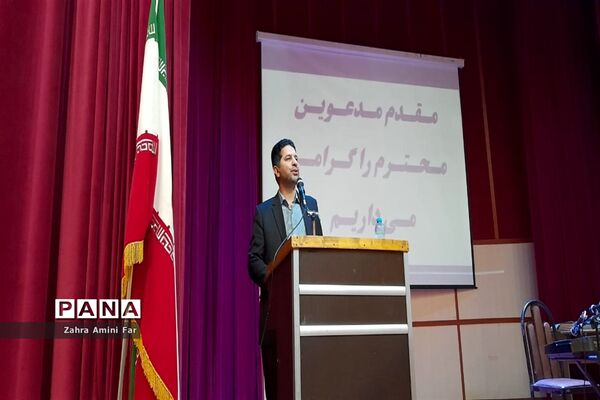 جشنواره منتخبین طرح و برنامه‌های دوره ابتدایی در شهرستان نور
