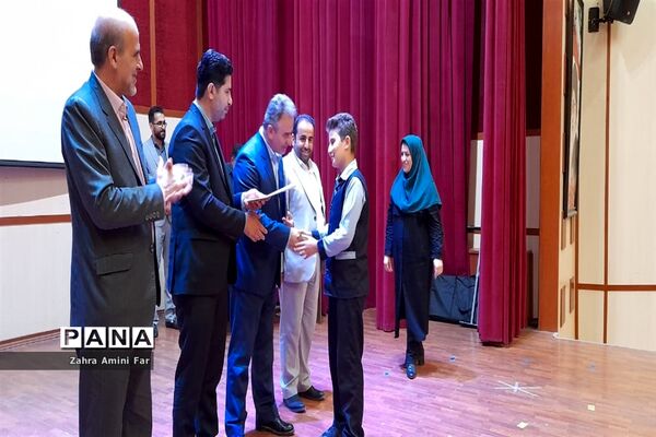 جشنواره منتخبین طرح و برنامه‌های دوره ابتدایی در شهرستان نور