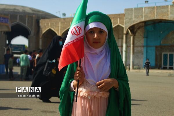 اجتماع هزاران نفری سرود سلام فرمانده در مسجد جمکران-1