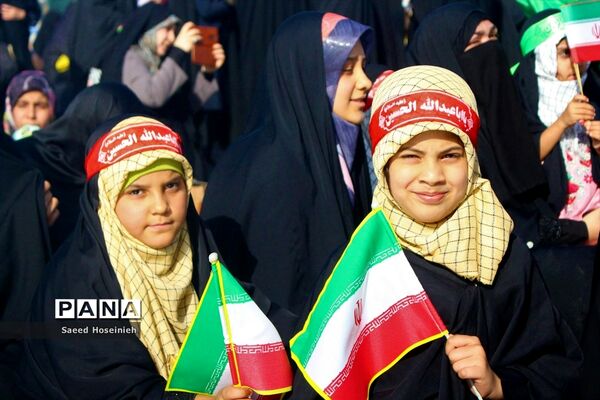 اجتماع هزاران نفری سرود سلام فرمانده در مسجد جمکران-1