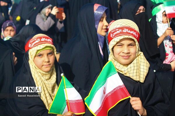 اجتماع هزاران نفری سرود سلام فرمانده در مسجد جمکران-1