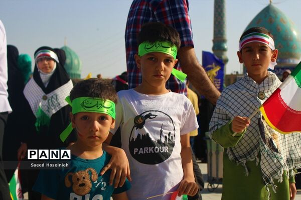 اجتماع هزاران نفری سرود سلام فرمانده در مسجد جمکران-1