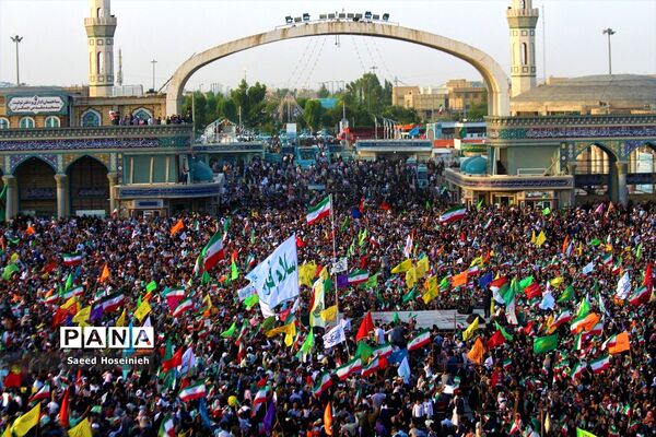 اجتماع هزاران نفری سرود سلام فرمانده در مسجد جمکران -2