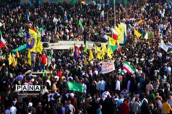 اجتماع هزاران نفری سرود سلام فرمانده در مسجد جمکران -2
