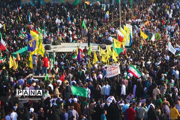 اجتماع هزاران نفری سرود سلام فرمانده در مسجد جمکران -2