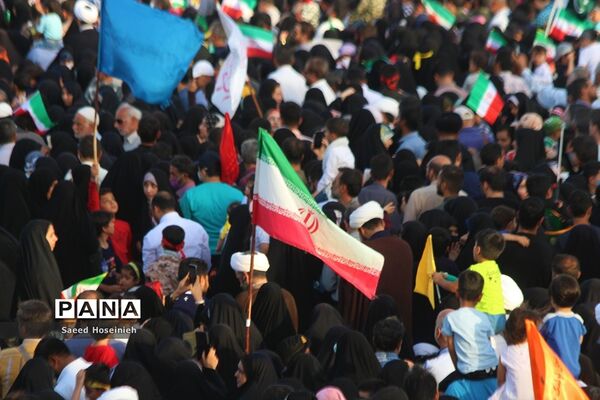 اجتماع هزاران نفری سرود سلام فرمانده در مسجد جمکران -2
