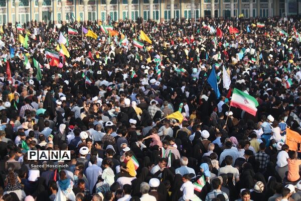 اجتماع هزاران نفری سرود سلام فرمانده در مسجد جمکران -2