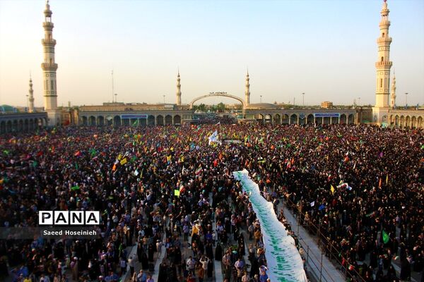 اجتماع هزاران نفری سرود سلام فرمانده در مسجد جمکران -2