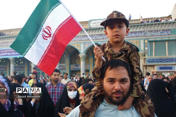 اجتماع هزاران نفری سرود سلام فرمانده در مسجد جمکران -2